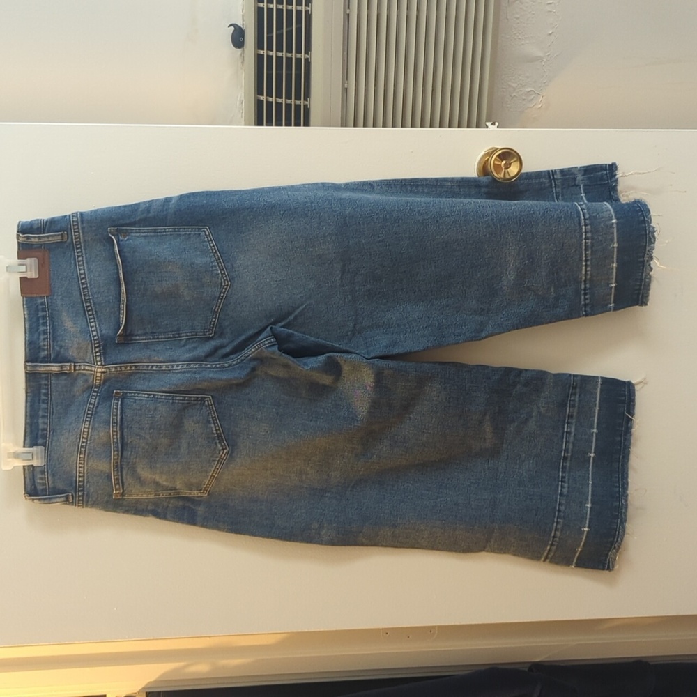 Wide Leg Crop Jeans w/ Distressed Hem - Picture 2 of 4